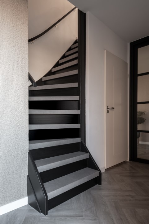 vicstairs-tarkett-rock-dark-grey-25111--24-klein_20230420162253121