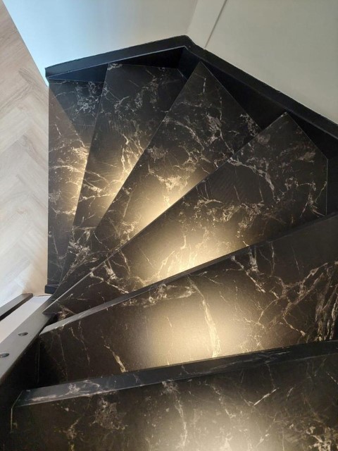 vicstairs-forbo-black-marble-vicstairs-63454--3-klein_20230420163812395
