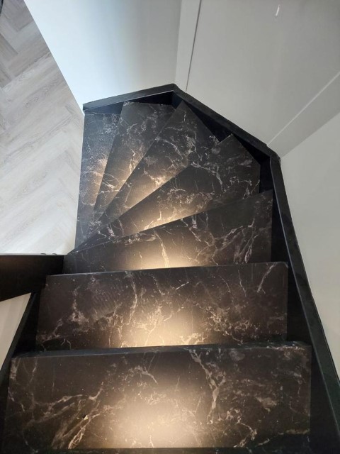 vicstairs-forbo-black-marble-vicstairs-63454--8-klein_20230420163812399
