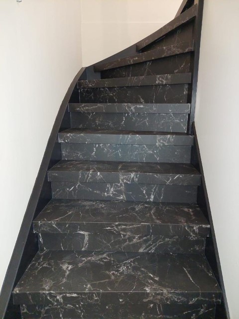 vicstairs-forbo-black-marble-vicstairs-63454--11-klein_20230420163812808