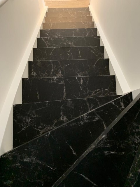 vicstairs-forbo-black-marble-vicstairs-63454--2-klein_20230420163811573