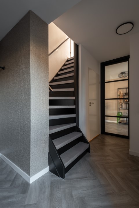 vicstairs-tarkett-rock-dark-grey-25111--18-klein_20230420162250395