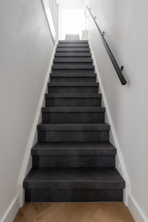 vicstairs-tarkett-rock-anthracite-25112-klein_20230419092525442